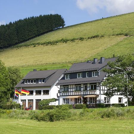 Landhaus Zum Sorpetal Hotel Шмаленберг Екстериор снимка